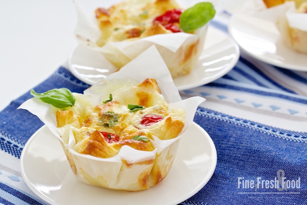Tomate-Mozzarella-Blätterteig-Körbchen