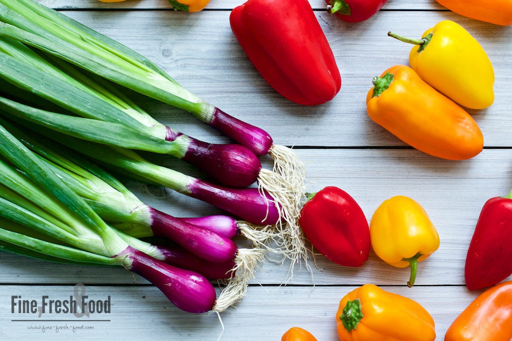 Paprika-Salat mit Honig-Senf-Dressing