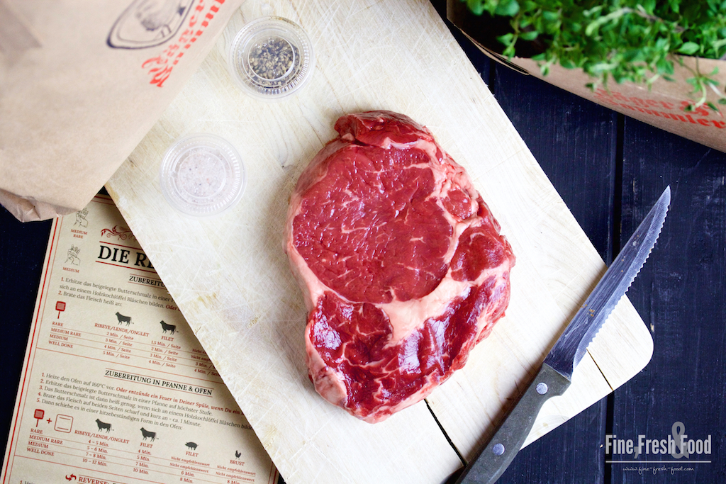 Rib-Eye Steak in Thymian-Butter | Fine, Fresh &amp; Food
