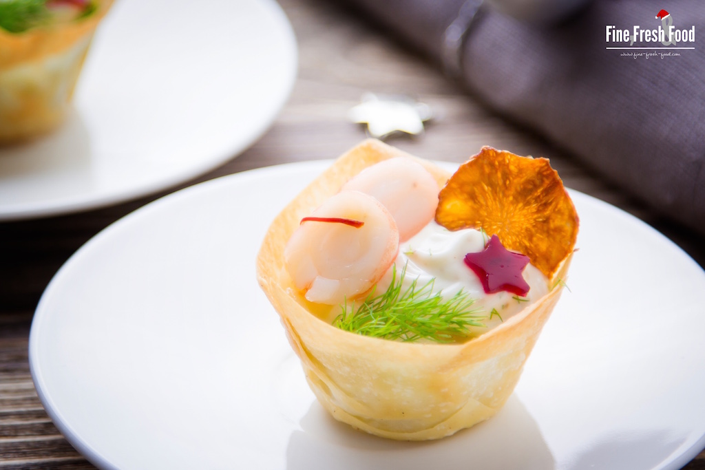 Filo-Körbchen mit Topinambur-Püree, Garnele und Fenchel-Creme